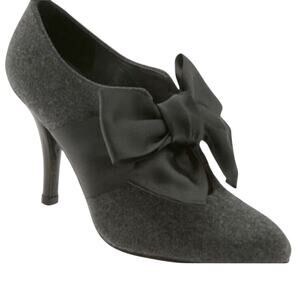 Stuart Weitzman 'Bouffant' Gray Flannel Satin Bow High Heeled‎ Bootie Sz 7